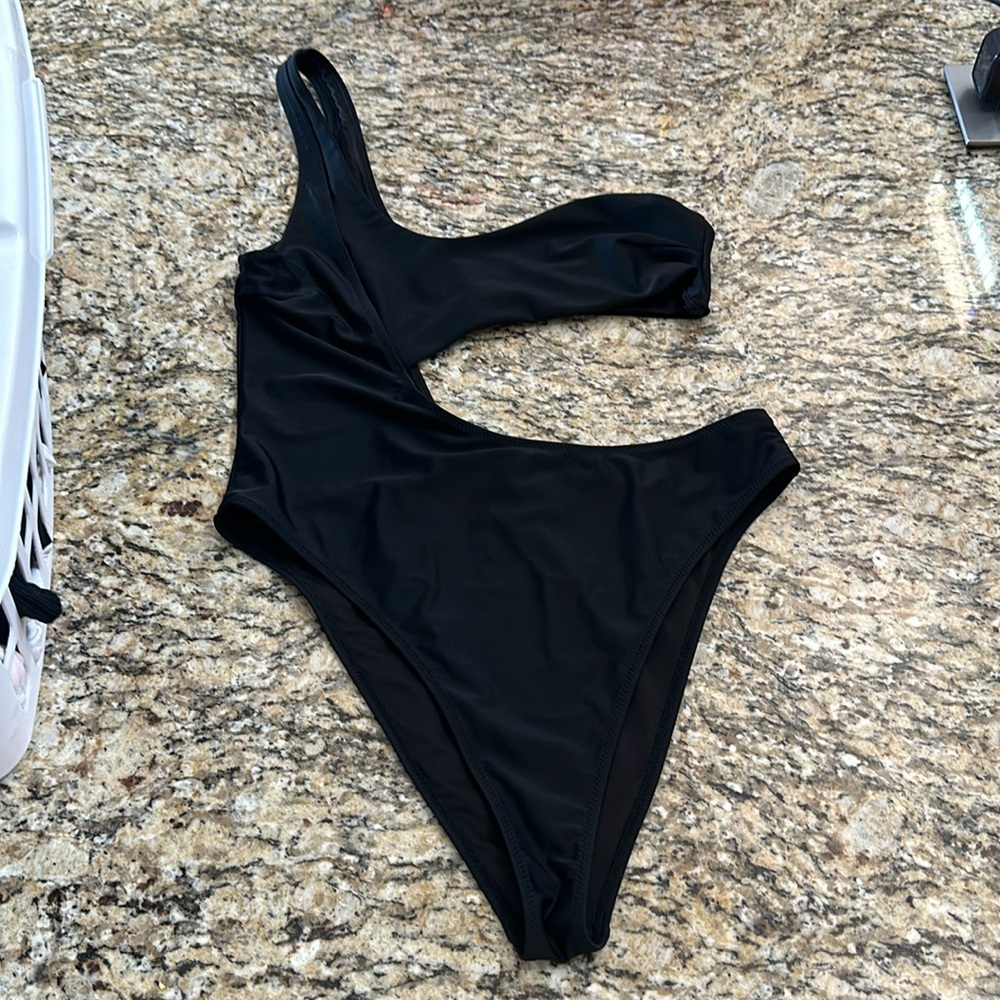 Kendall + Kylie cut out one piece bathing suit size Xl
